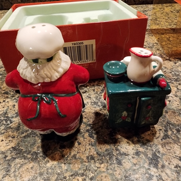 Fitz and Floyd Santa's Kitchen Slat & Pepper Shakers, New - Picture 10 of 10